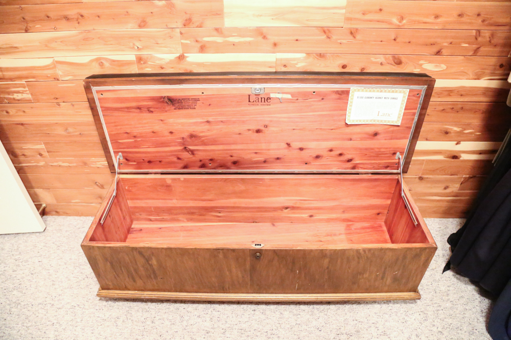 Lane Cedar Chest with Padded Lid