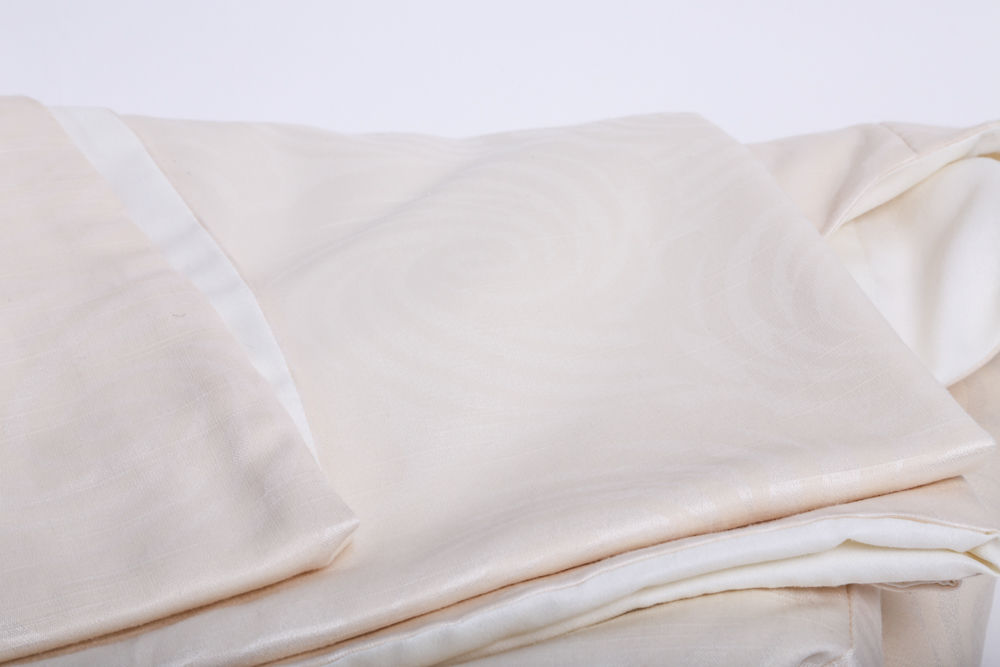 White and Cream Tablecloths and Napkins