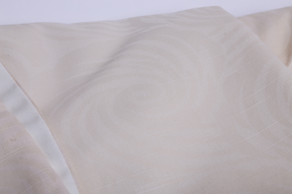 White and Cream Tablecloths and Napkins