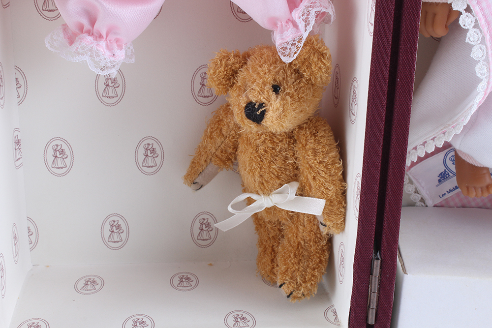 2002 Lee Middleton "Baby & Me" Doll and Travel Case