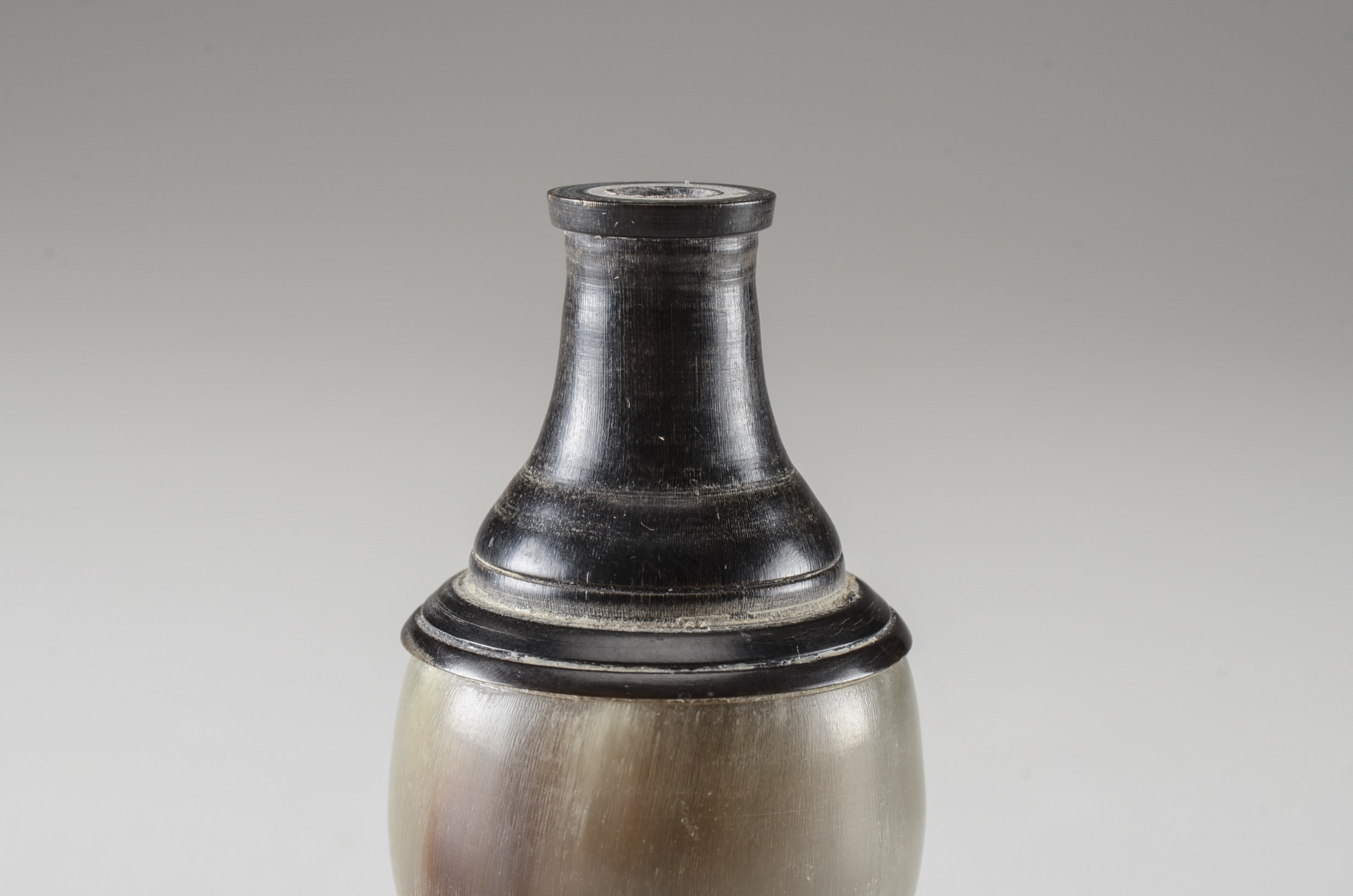 Antique Horn Snuff Bottle