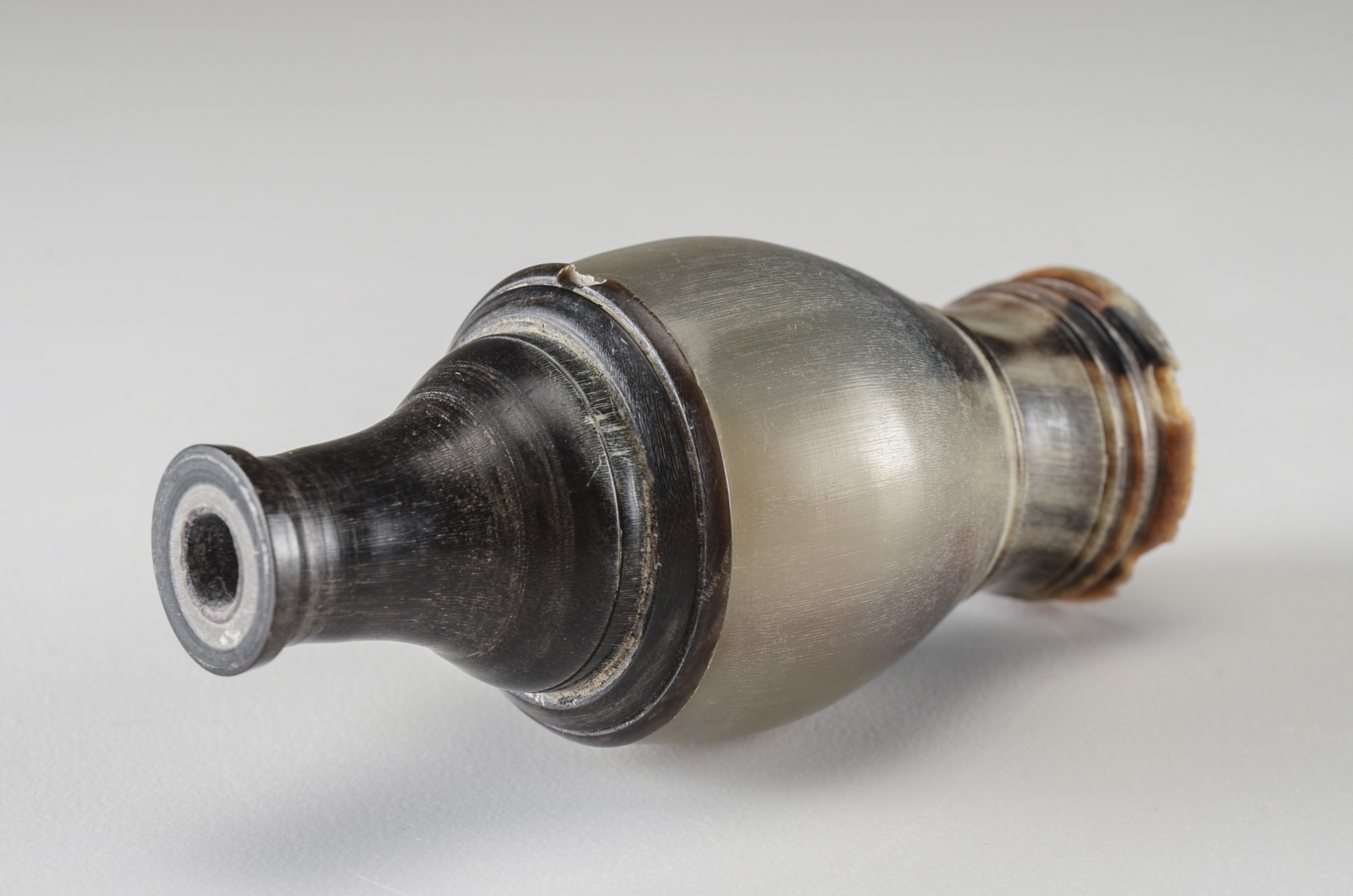 Antique Horn Snuff Bottle