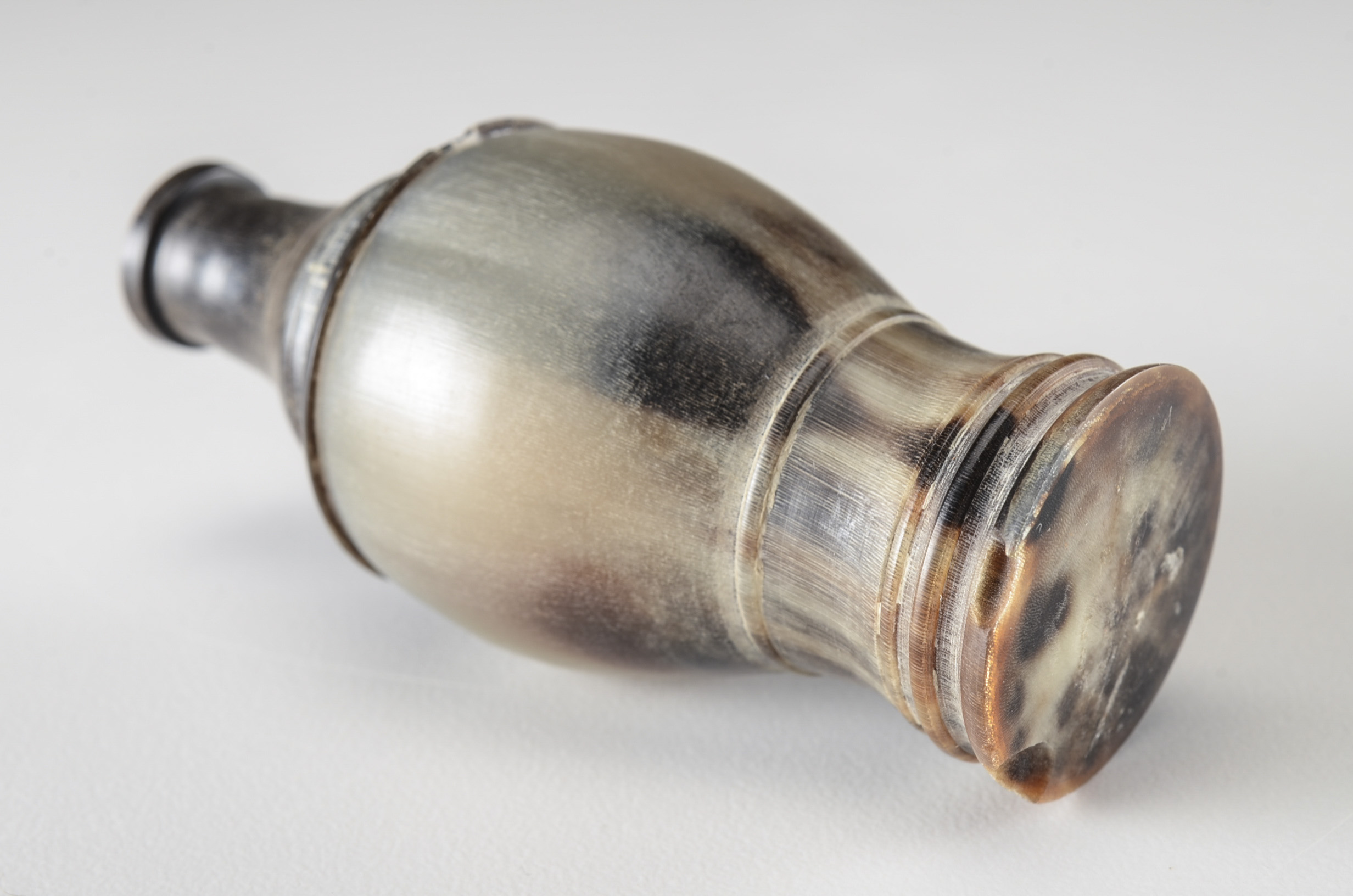Antique Horn Snuff Bottle