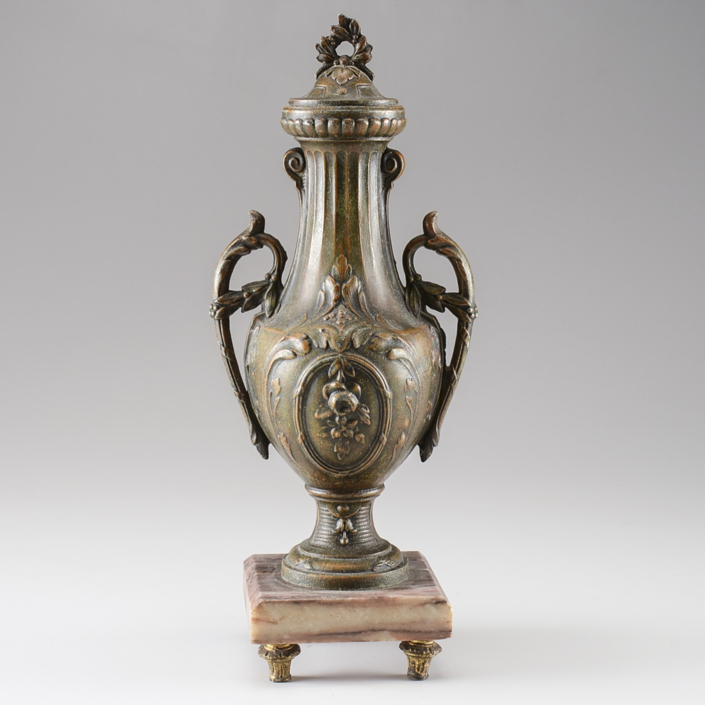 Early 20th Century Single Mantel Garniture Urn