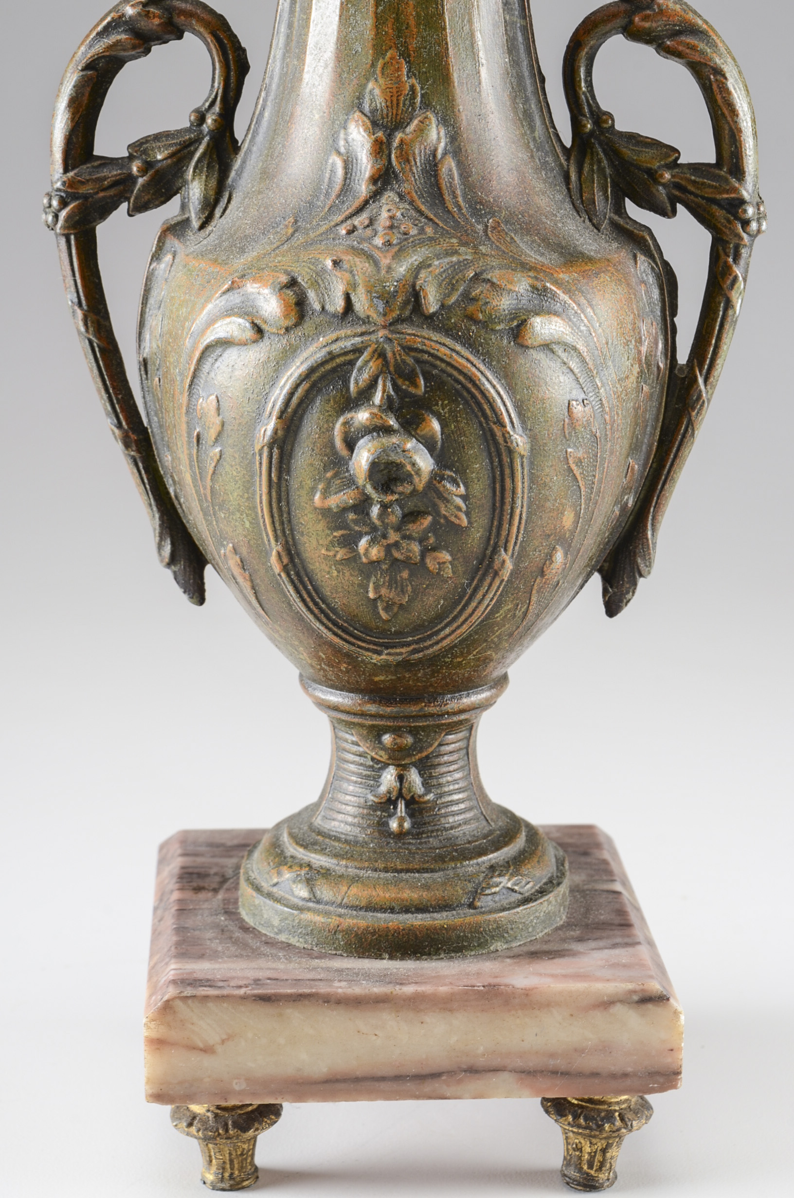 Early 20th Century Single Mantel Garniture Urn