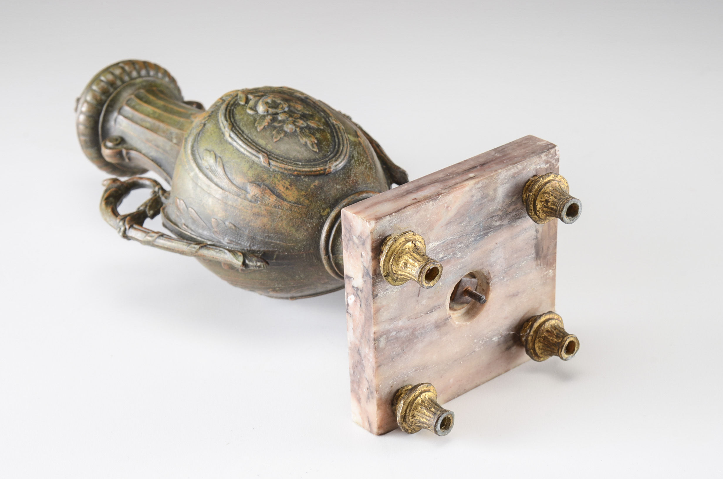 Early 20th Century Single Mantel Garniture Urn