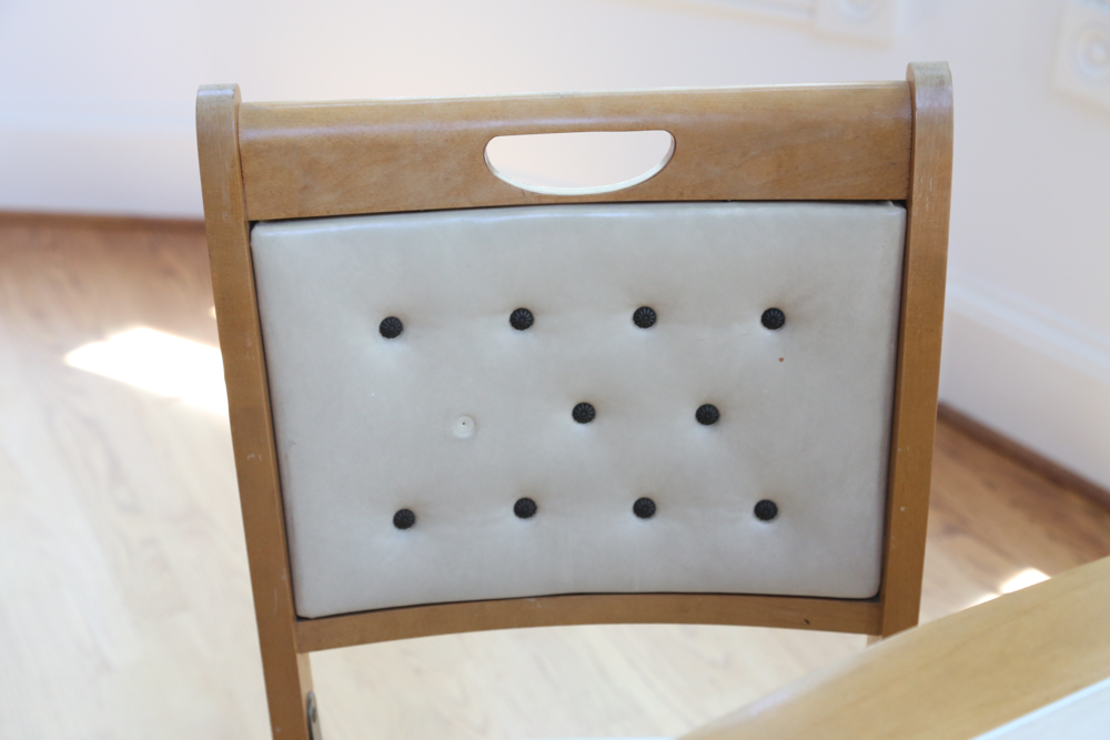 Norquist Products Vintage Folding Table with Four Chairs