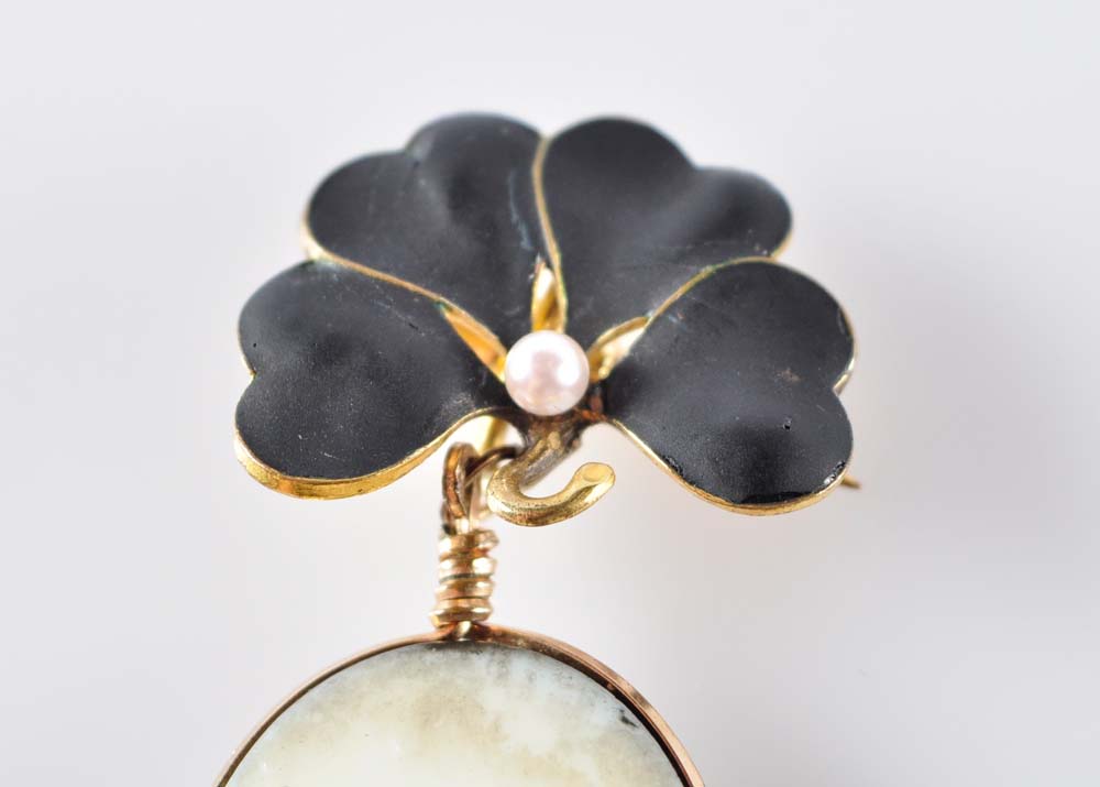 Vintage Cameo Brooch