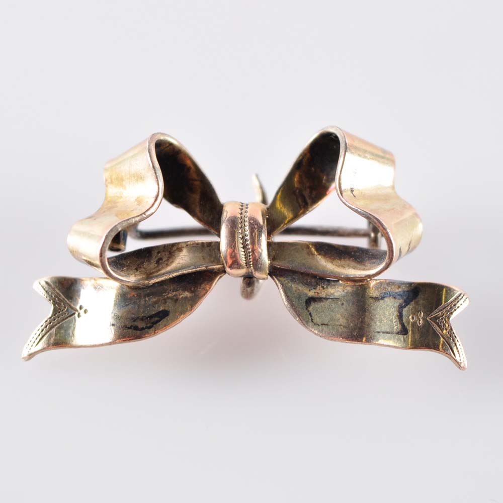 14K Bow Brooch