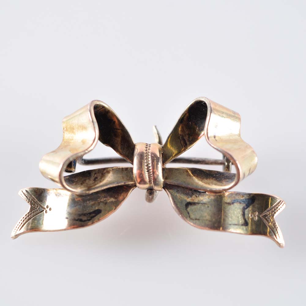 14K Bow Brooch