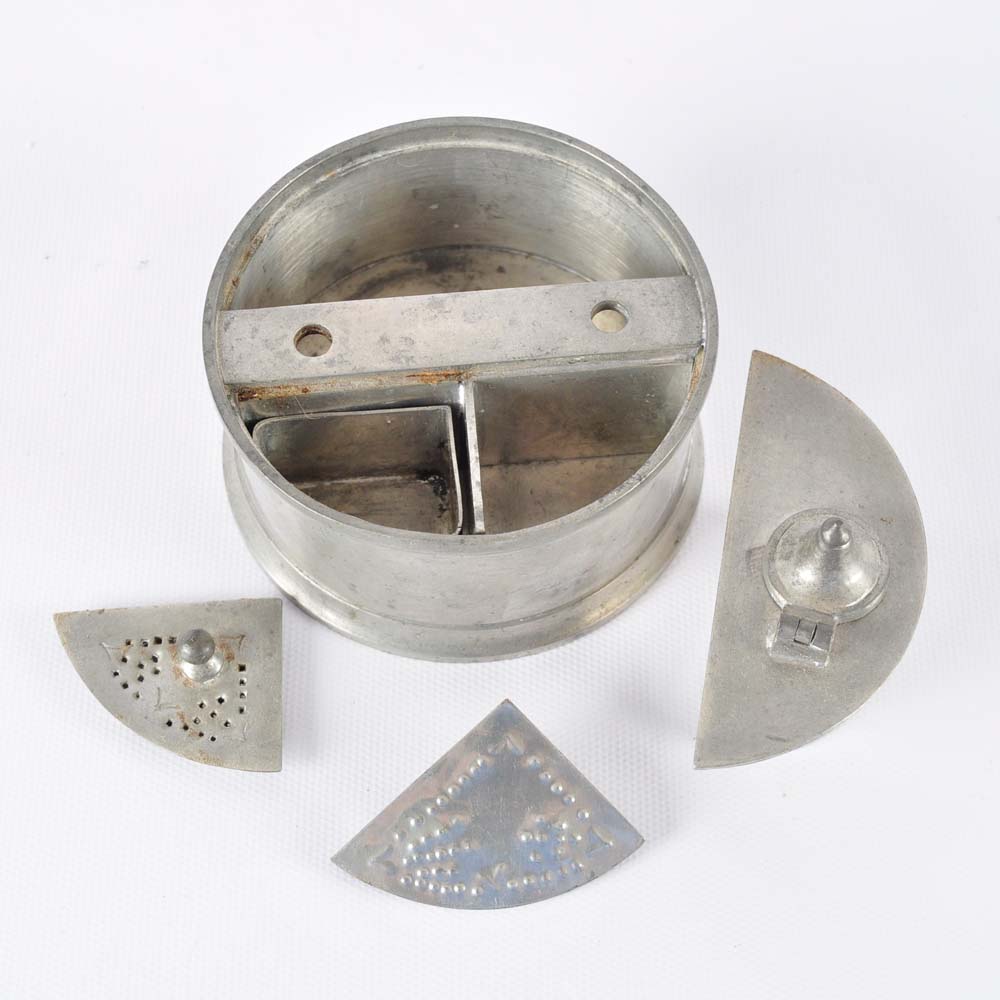 Colonial Wiliamsburg Pewter Inkwell