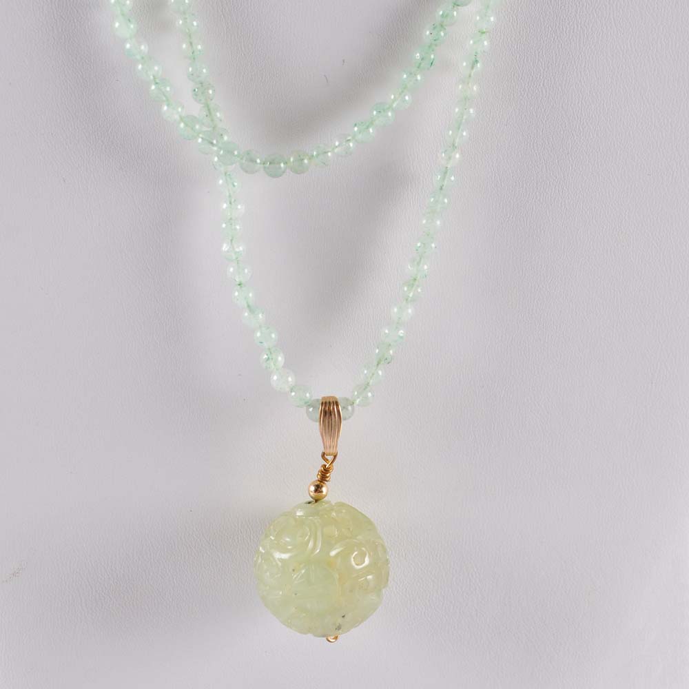 Green Bead Pendant Necklace
