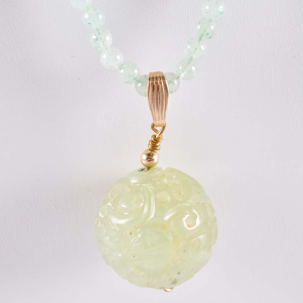 Green Bead Pendant Necklace