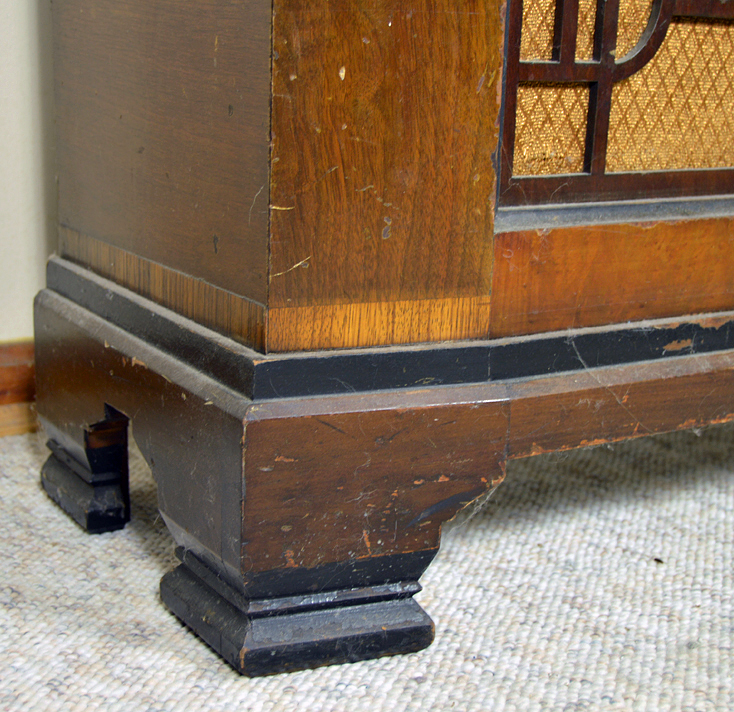 Vintage Art Deco Crosley Floor Model Radio