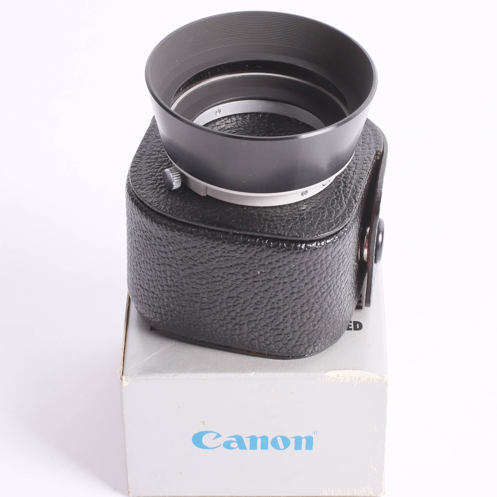 Canon Zoom 8  EEE Movie Camera with Lense and Accessories