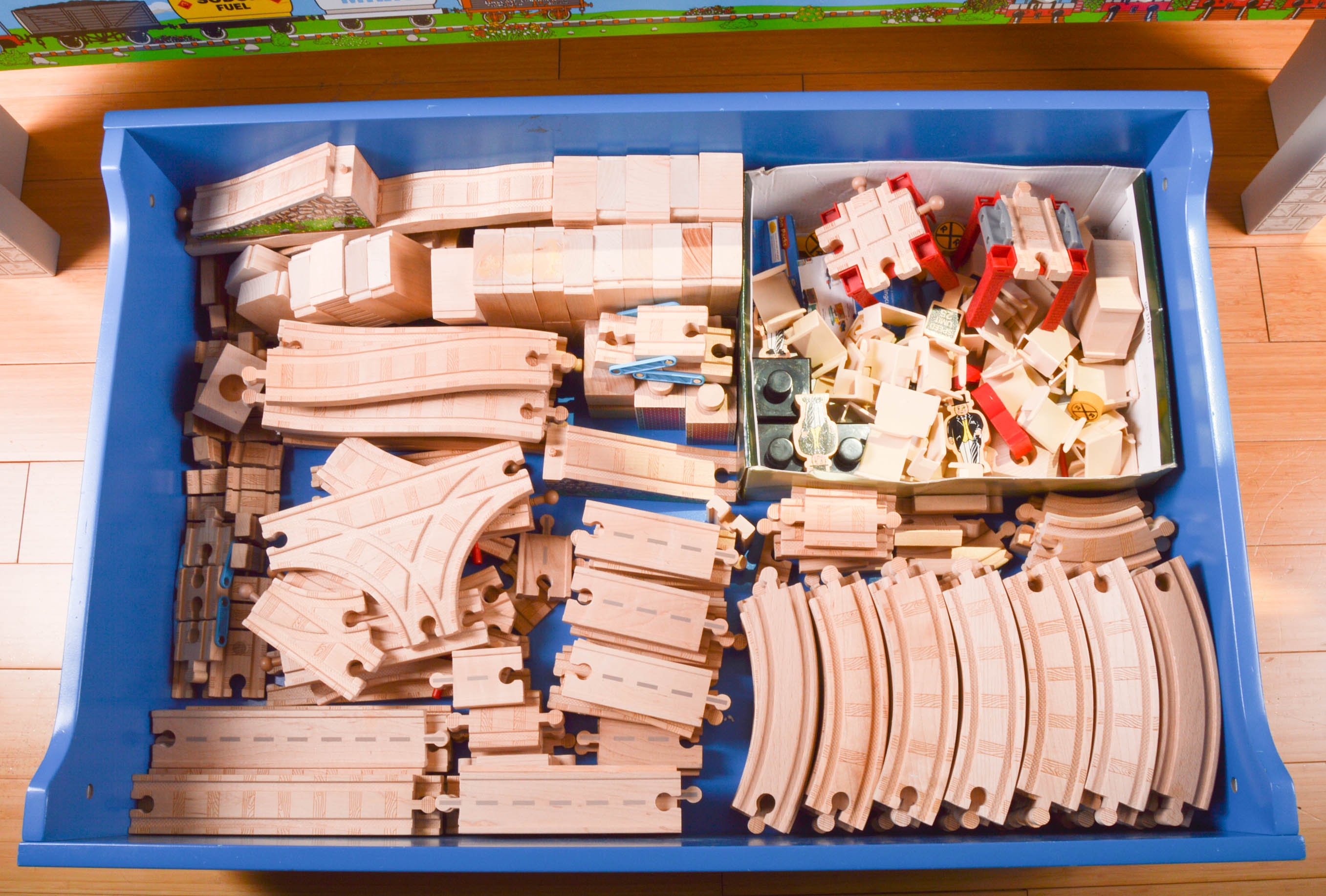 Thomas the Tank Engine Train Table and Accessories