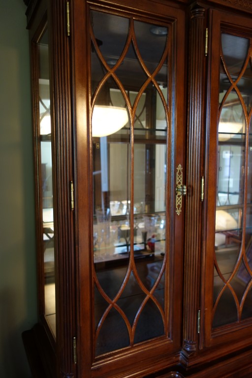 Chippendale Style Universal Furniture China Cabinet