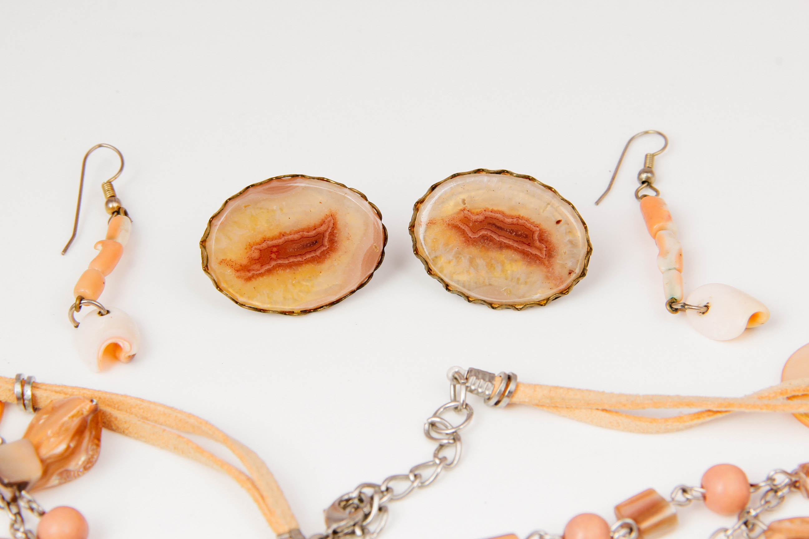 Vintage Fashion Shell Necklace and Earrings