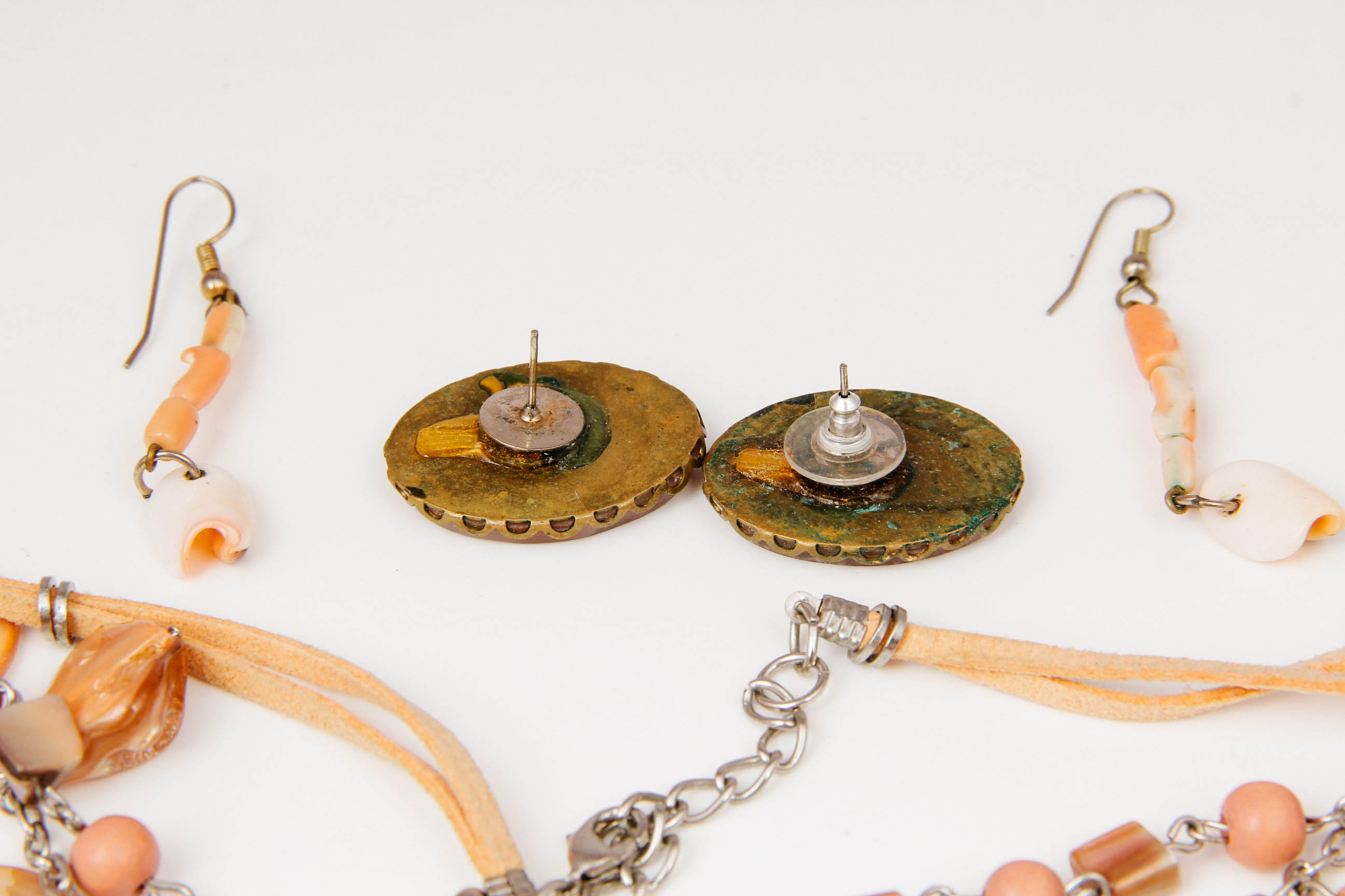 Vintage Fashion Shell Necklace and Earrings