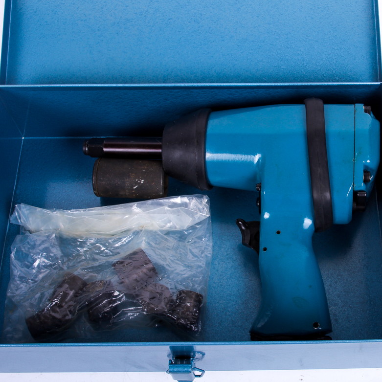 Torque Wrench and Accessories