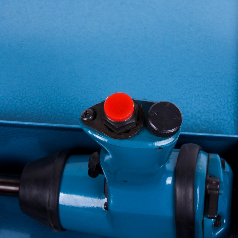 Torque Wrench and Accessories