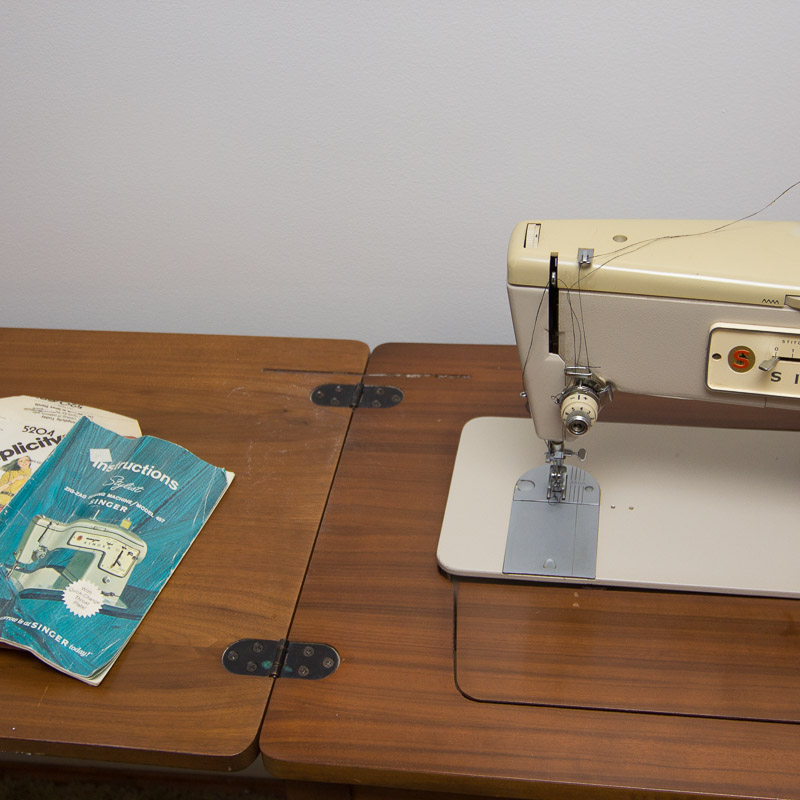Vintage Singer Zig-Zag Model 457 Sewing Machine with Desk