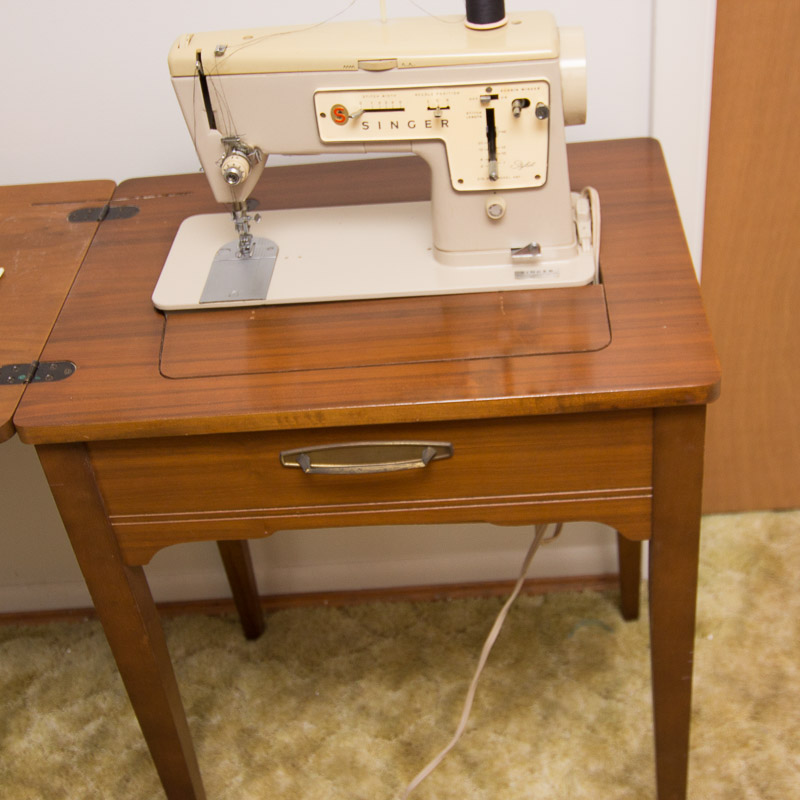 Vintage Singer Zig-Zag Model 457 Sewing Machine with Desk