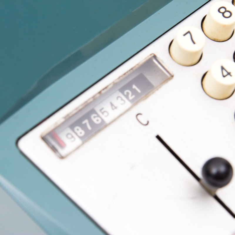 Vintage Underwood Olivetti Adding Machine