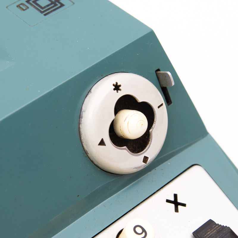 Vintage Underwood Olivetti Adding Machine