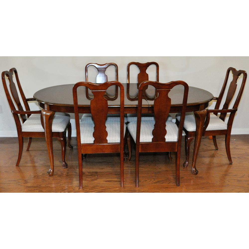 Universal Furniture Mahogany Dining Table and Chair Set