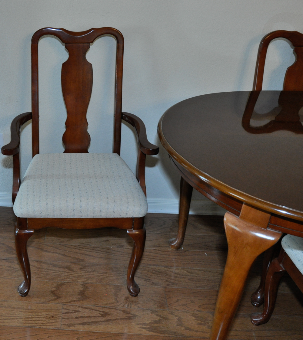 Universal Furniture Mahogany Dining Table and Chair Set