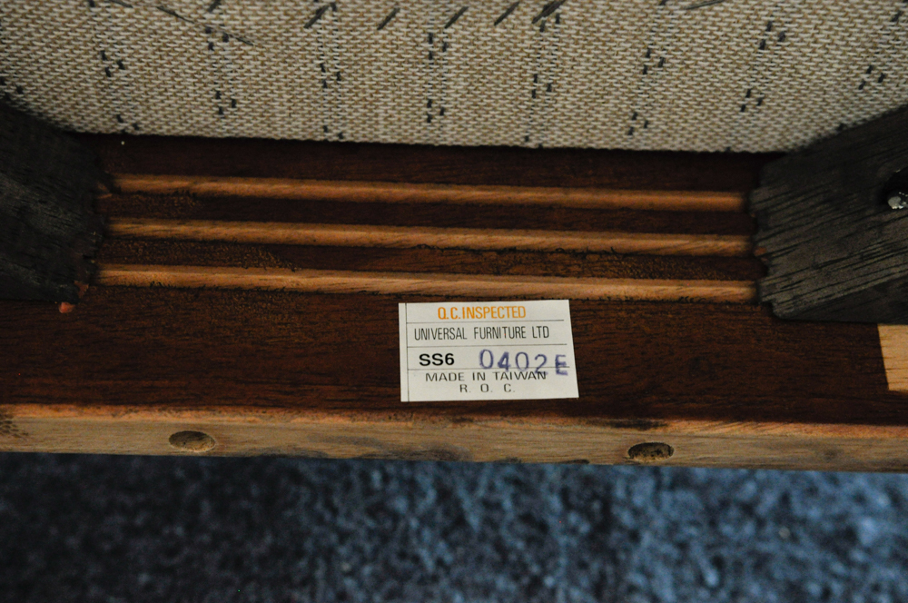 Universal Furniture Mahogany Dining Table and Chair Set