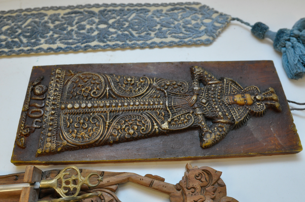 Old World Wall Decor