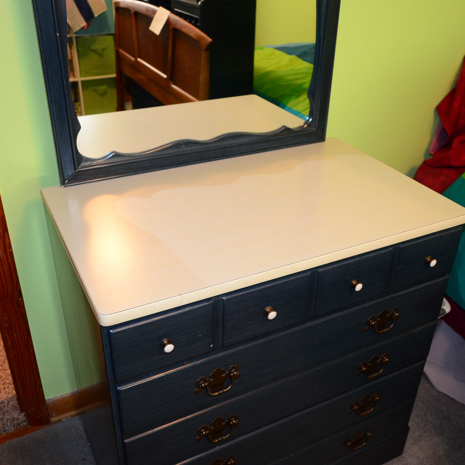 Ethan Allen Dresser With Mirror