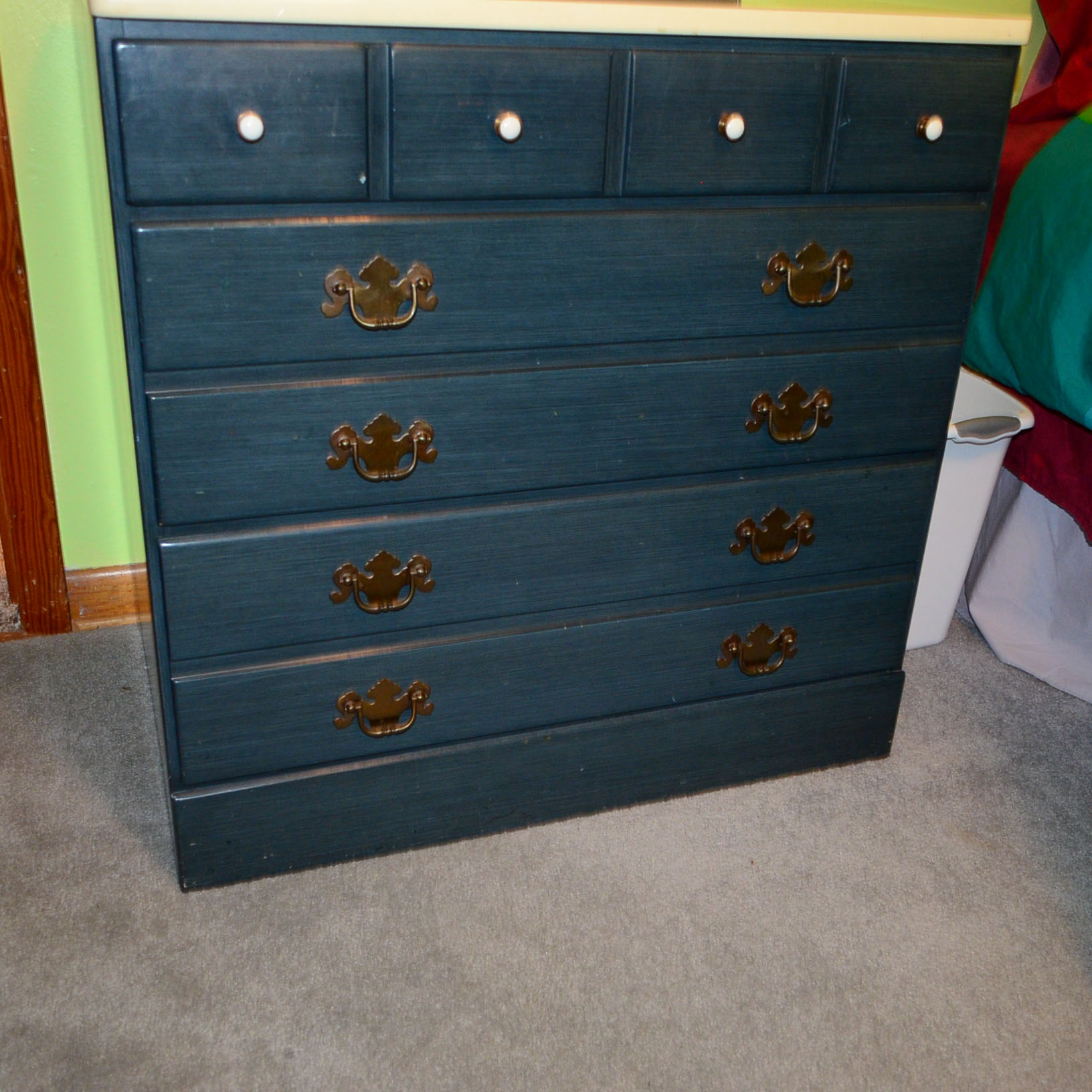 Ethan Allen Dresser With Mirror