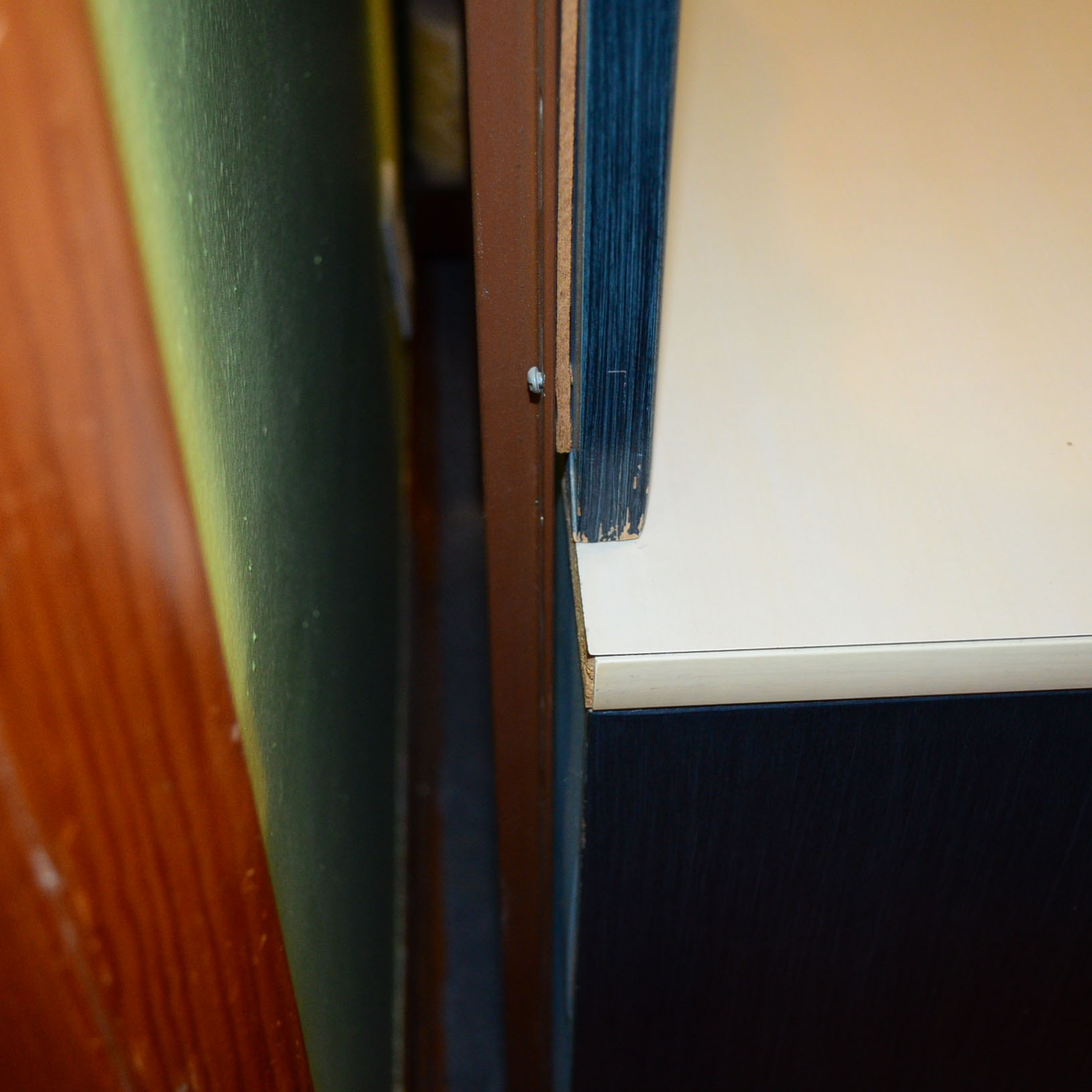 Ethan Allen Dresser With Mirror