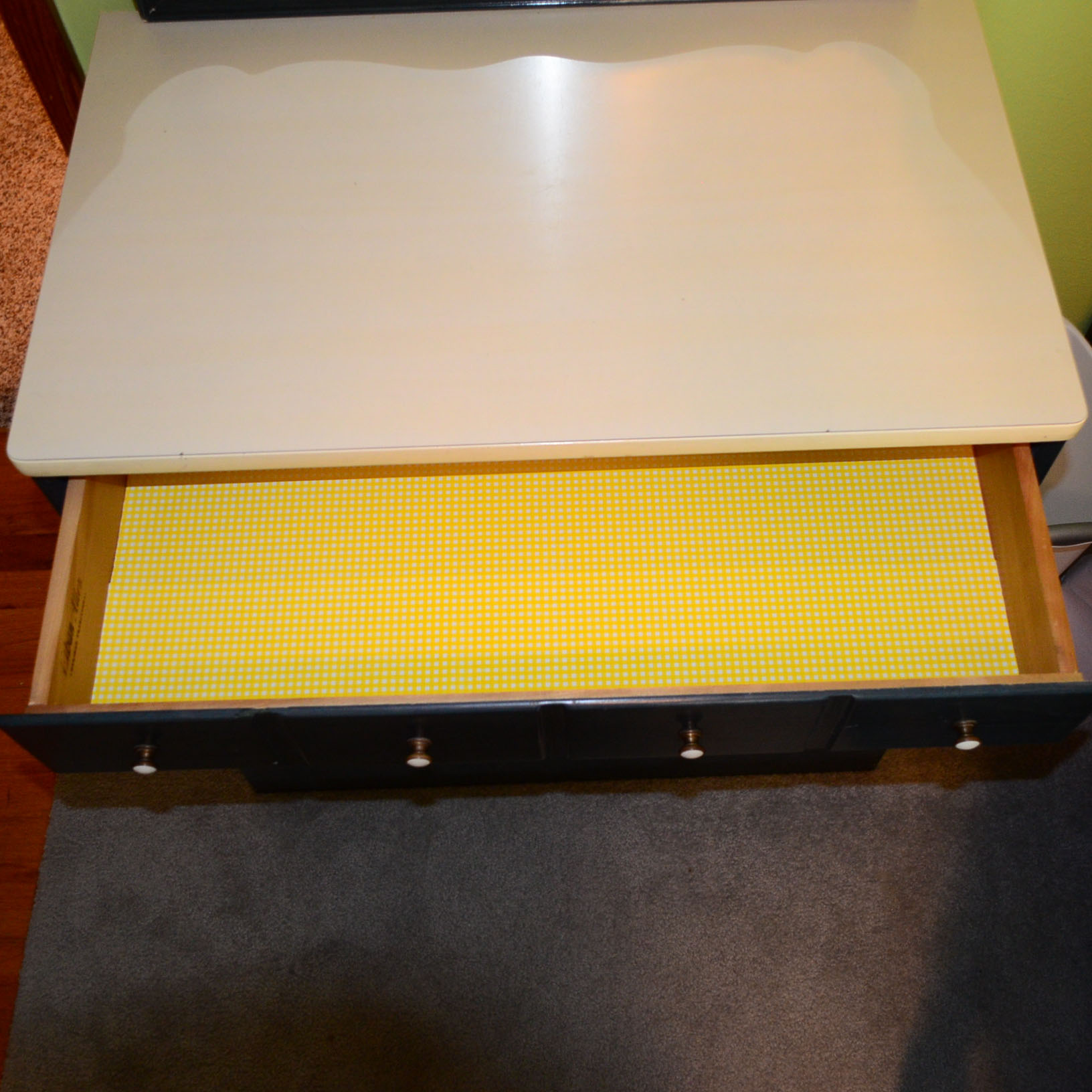 Ethan Allen Dresser With Mirror