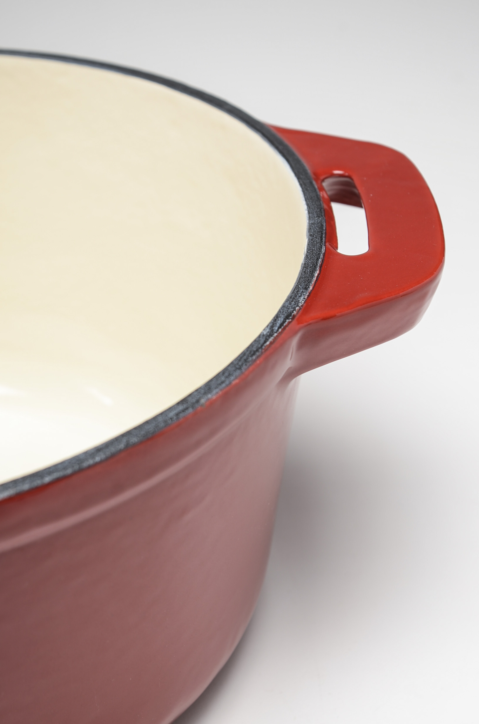 Bella Five Quart Enameled Cast Iron Pot