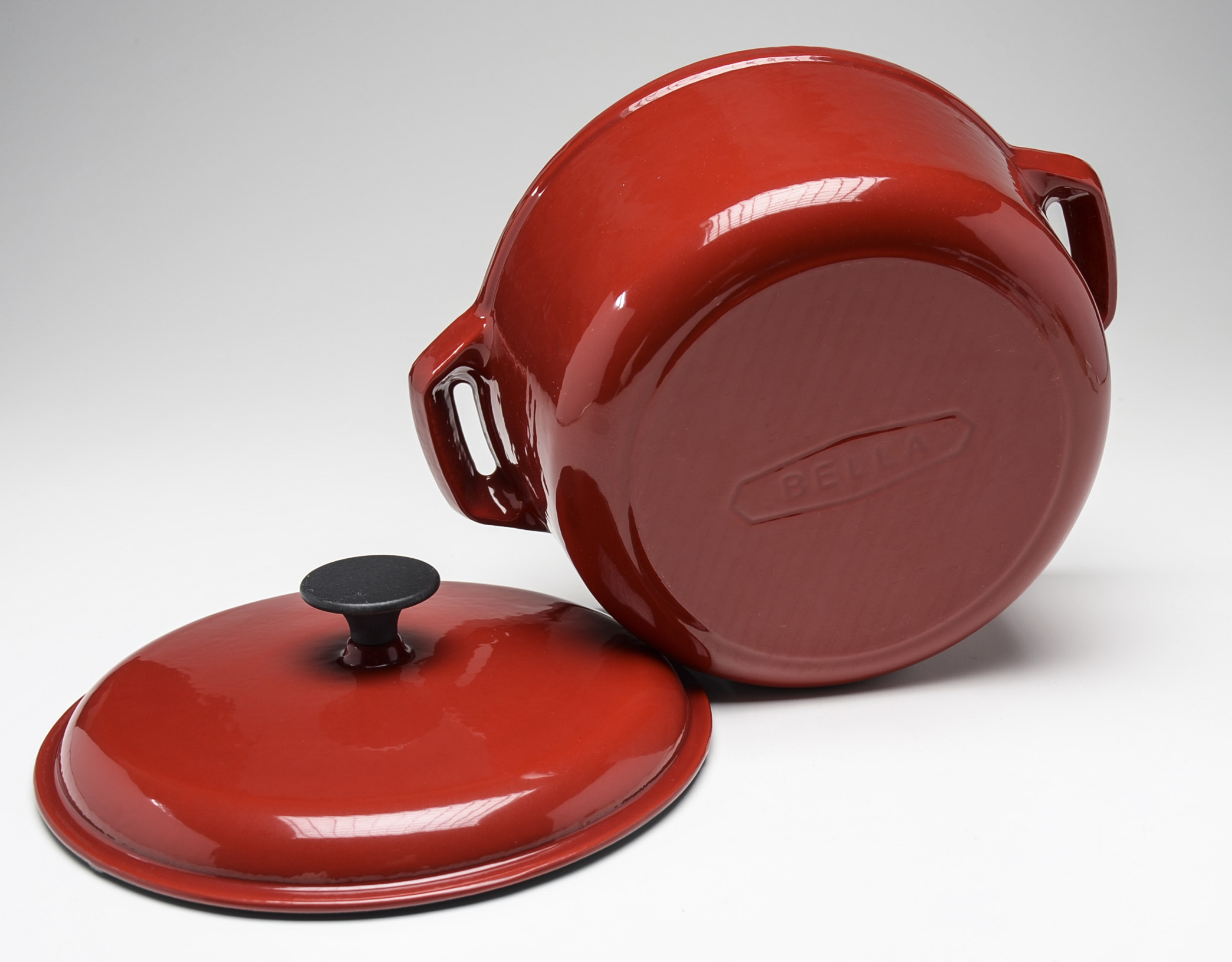 Bella Five Quart Enameled Cast Iron Pot