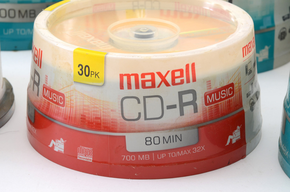 Nad C 515BEE Compact Disc Player and Blank CDs