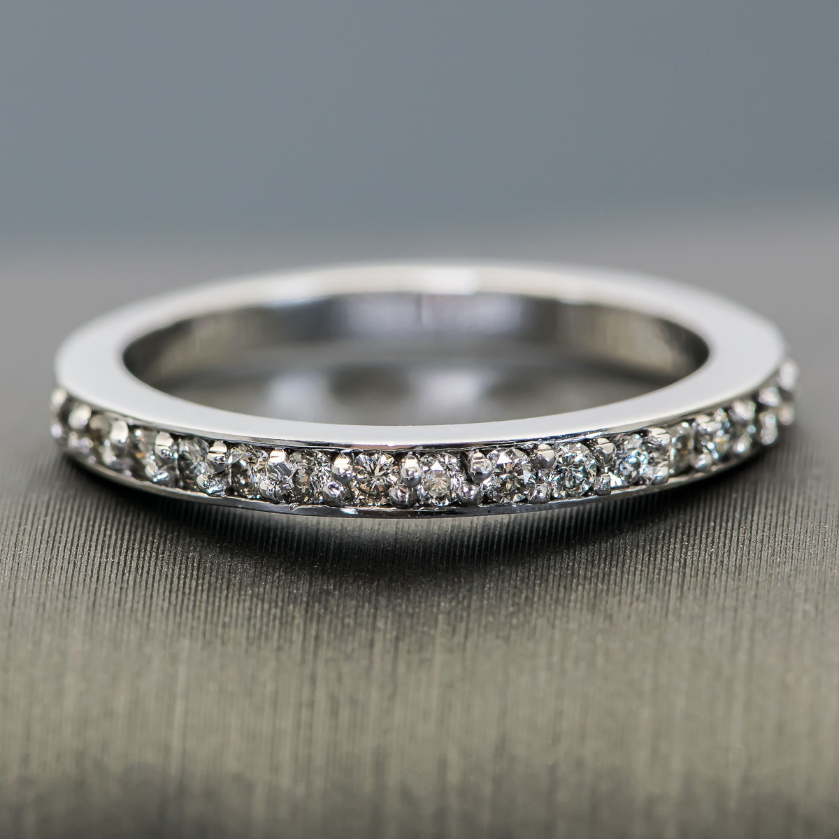 18K White Gold and Diamond Band