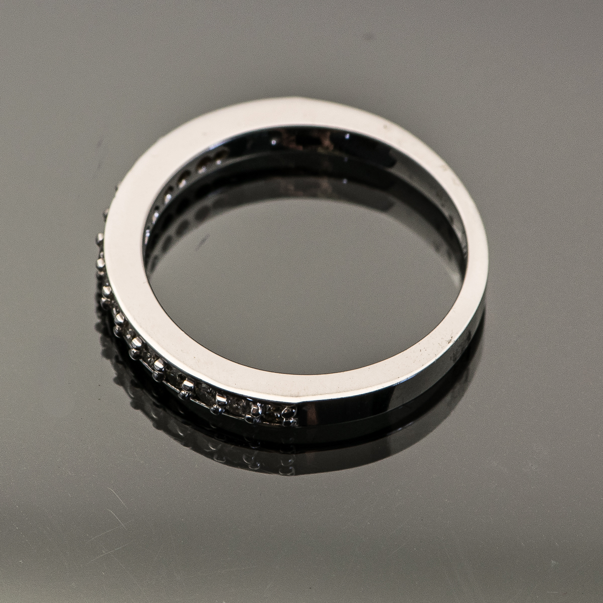 18K White Gold and Diamond Band