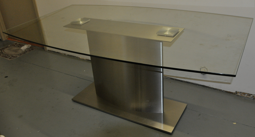 Glass Top and Silver Tone Pedastal Dining Table