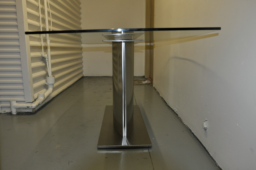 Glass Top and Silver Tone Pedastal Dining Table