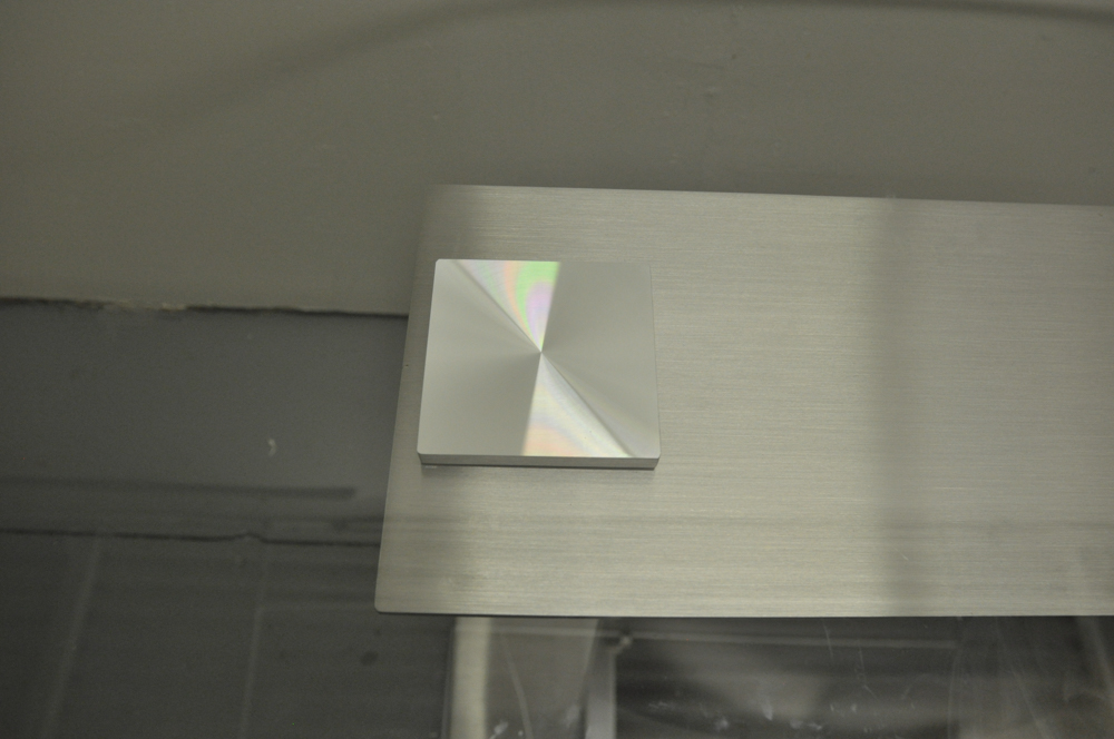 Glass Top and Silver Tone Pedastal Dining Table