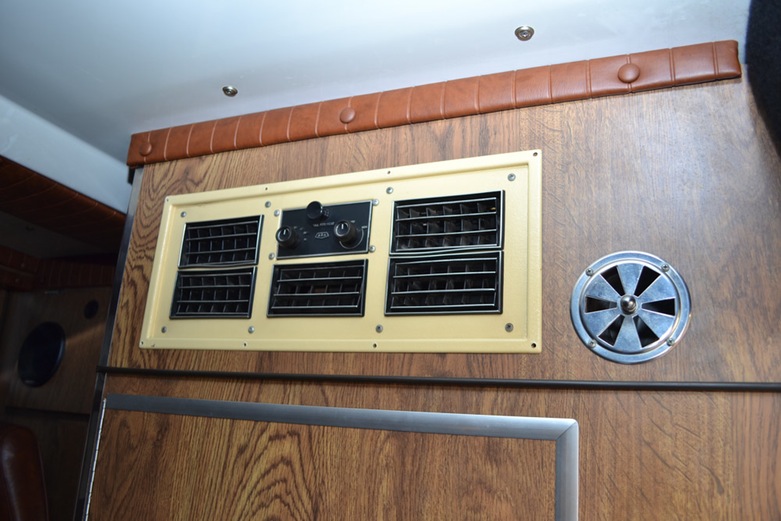 1985 Ford Ambulance Converted To "Vape" Truck