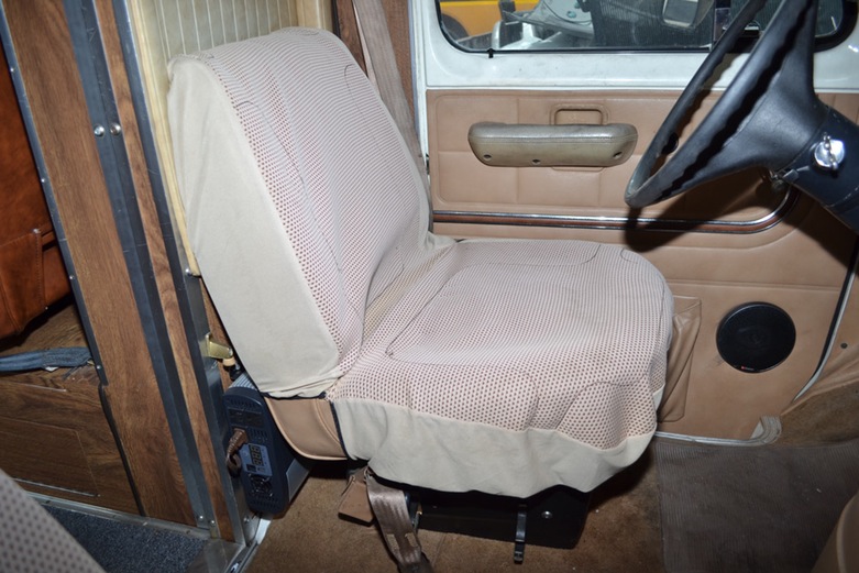 1985 Ford Ambulance Converted To "Vape" Truck