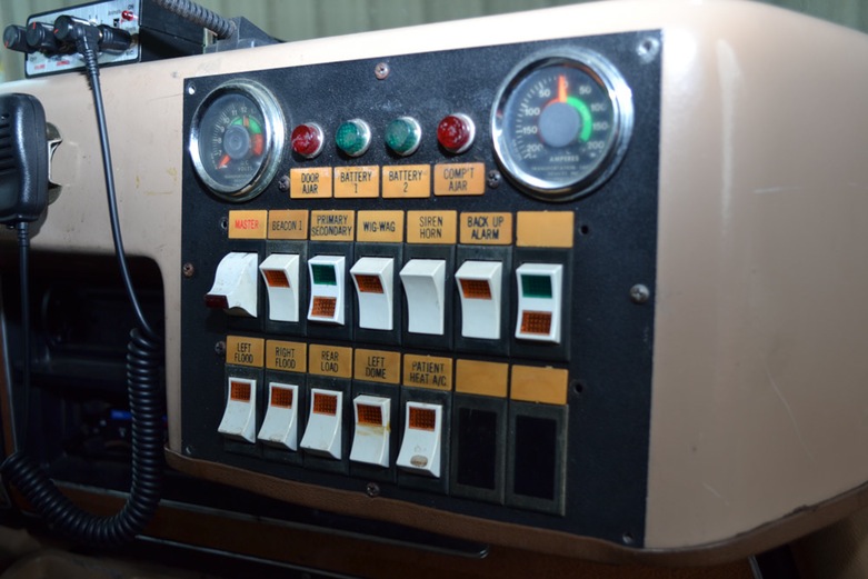 1985 Ford Ambulance Converted To "Vape" Truck