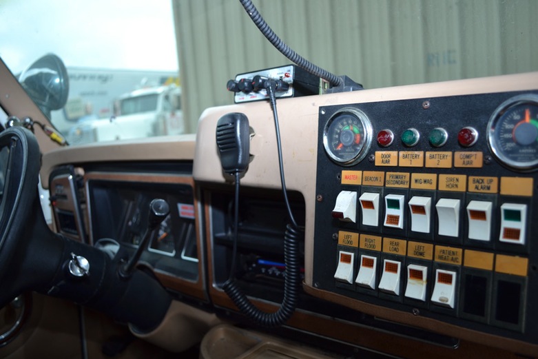 1985 Ford Ambulance Converted To "Vape" Truck