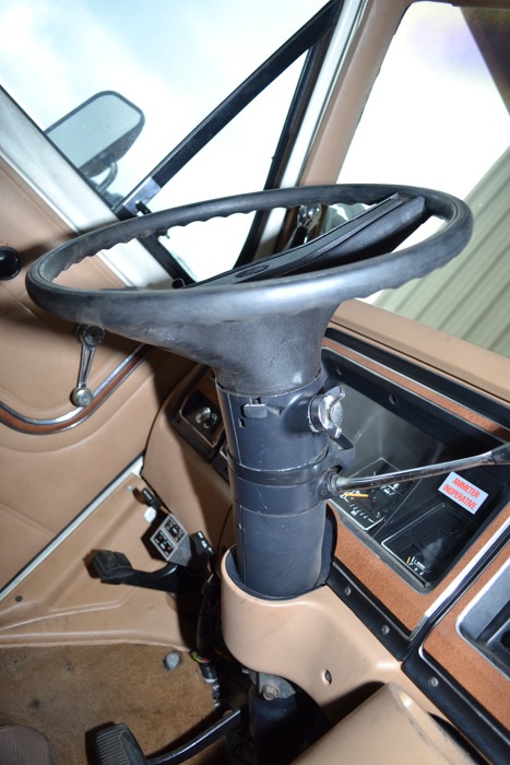 1985 Ford Ambulance Converted To "Vape" Truck